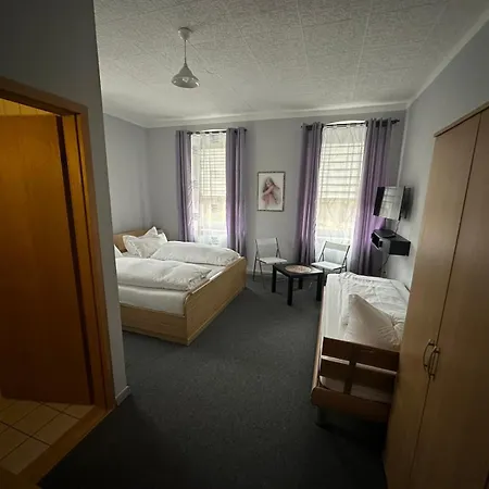 Zur Alten Schule Гостевой дом Беренштайн